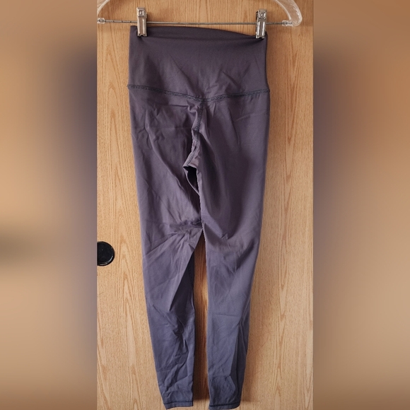 High-Waisted Gray Leggings - Picture 2 of 3